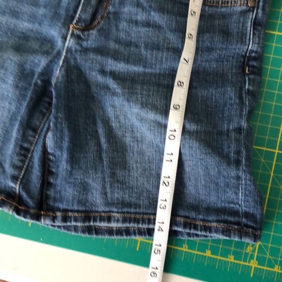 Pilcro Script Jean Shorts - Picture 5 of 6